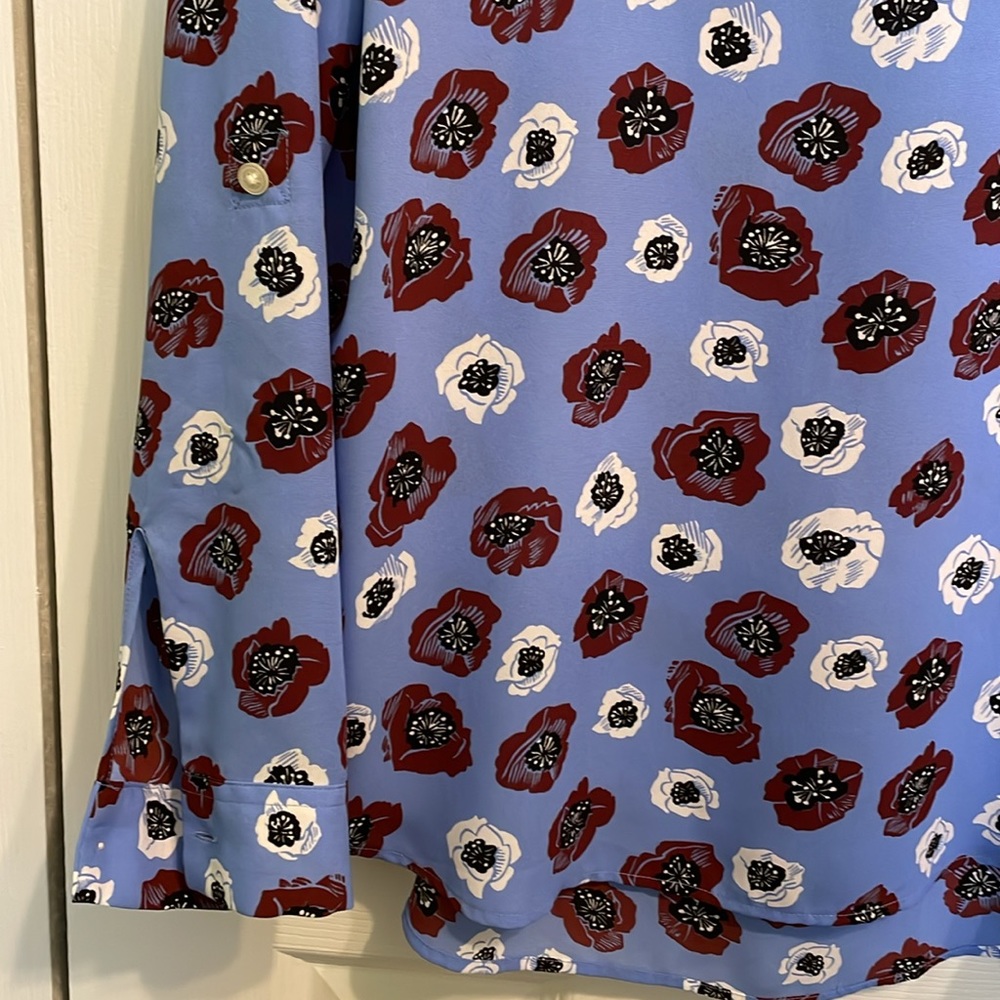 Loft blouse Great condition. - Picture 4 of 8
